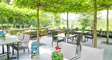 Terras van Fletcher Hotel-Restaurant Sallandse Heuvelrug