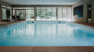 Binnenzwembad van Fletcher Hotel-Restaurant Sallandse Heuvelrug